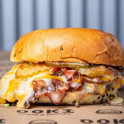 Burger Bacon z bekonem i serem