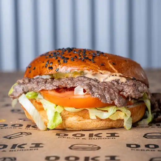 Burger Classic z wołowiną, sałatą i pomidorem